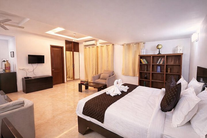 Floryn Stayz-Huda City Centre in Gurugram