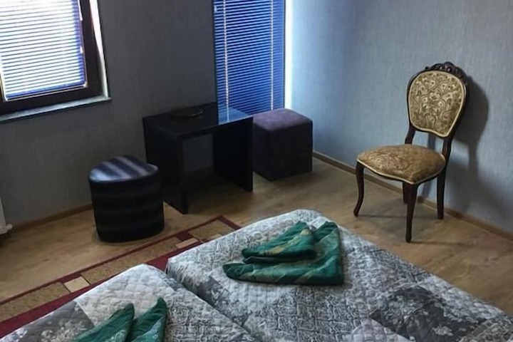 Room 21 of 33