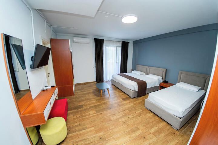 Room 34 of 90
