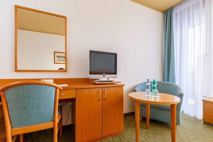 Room 17 of 87