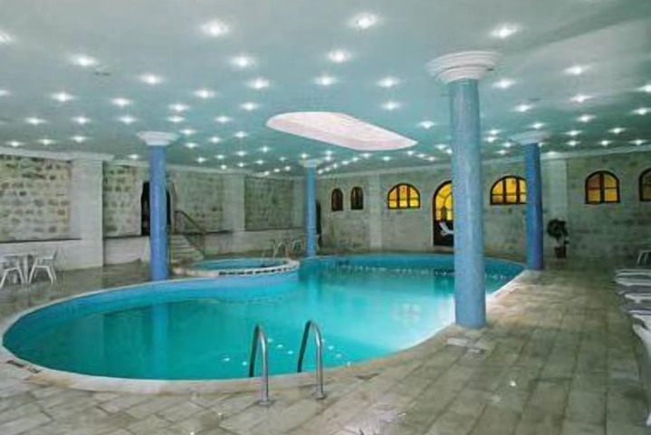 Pool 52 of 110