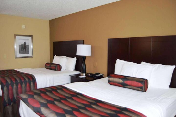 1 King Bed (4 of 7)