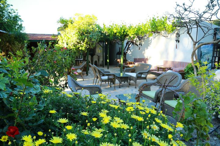 Terrace/Patio 27 of 31