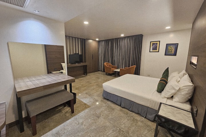 Room 42 of 110