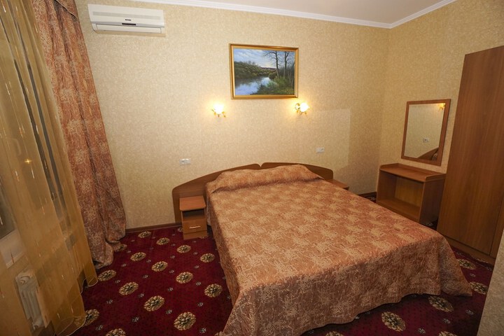 Room 10 of 147