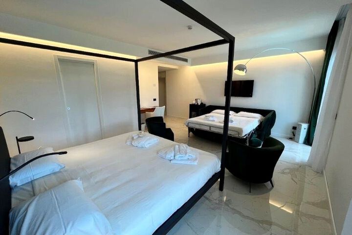 Room 43 of 101