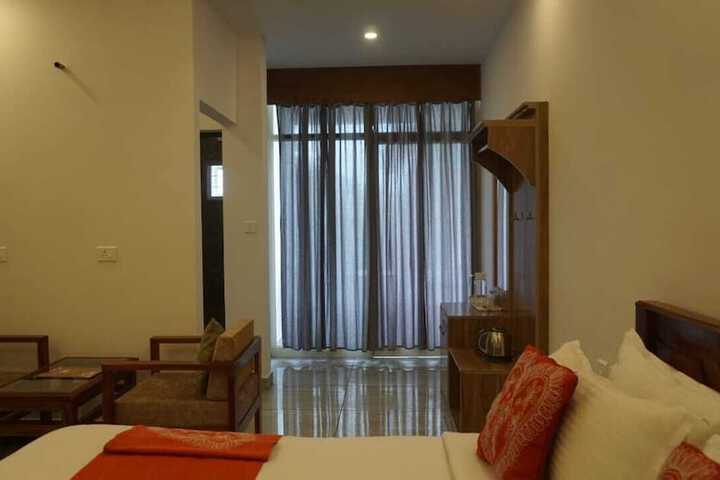 Room 9 of 64