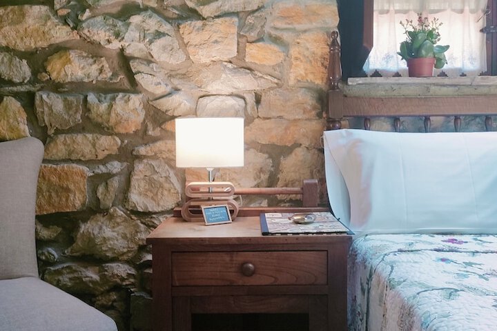 Room 9 of 42