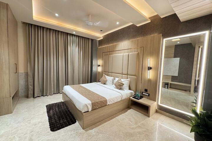 Room 3 of 6