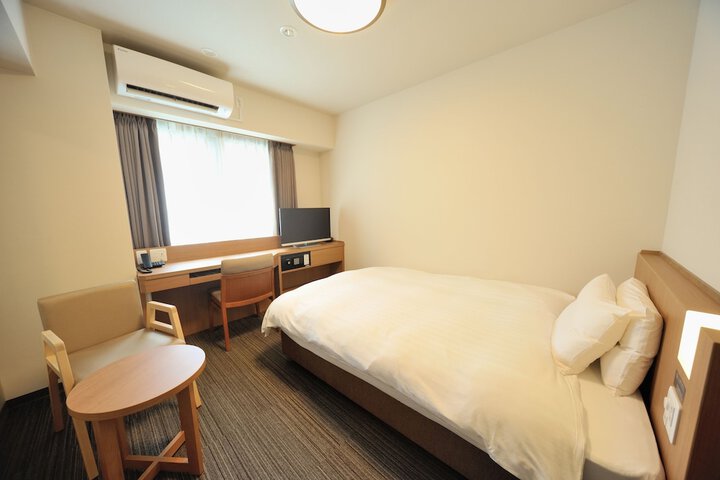 Room 8 of 64
