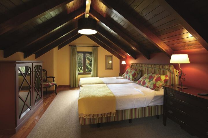Room 6 of 36