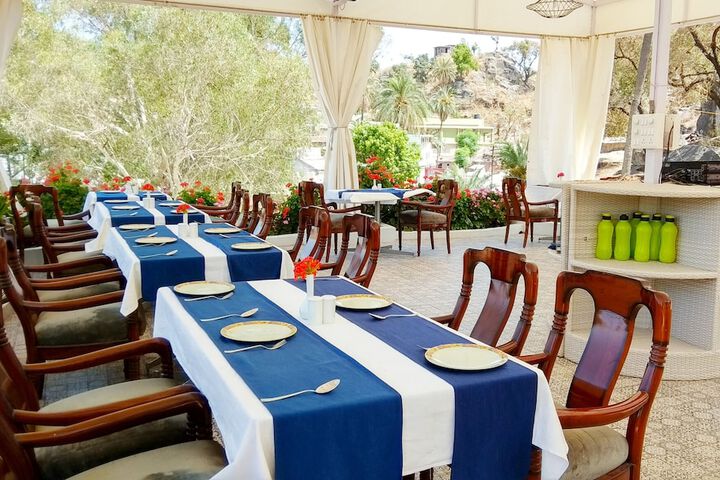 Dining 56 of 80