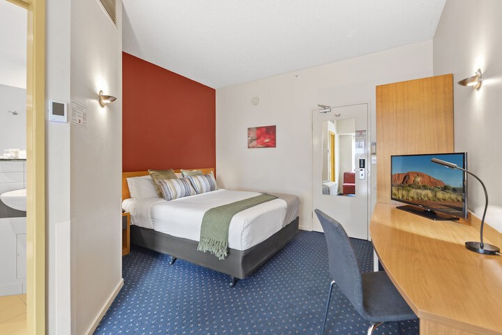 Room 16 of 34