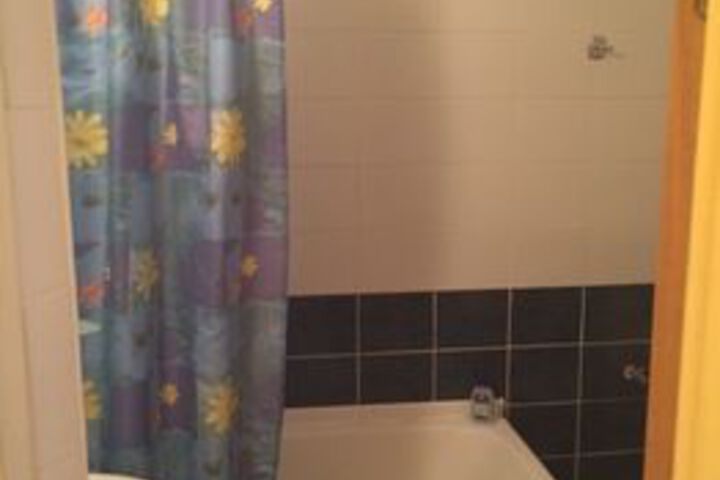 Room 6 of 25