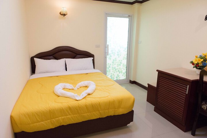 Room 6 of 37