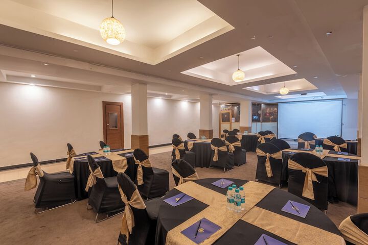 Ballroom/Hall 99 of 113