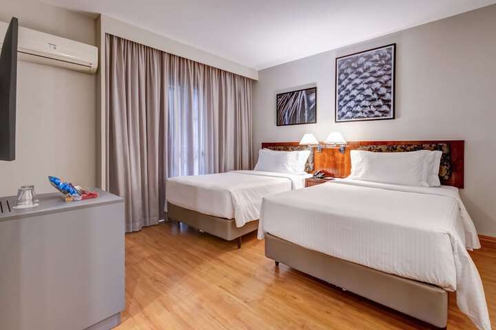 Room 32 of 108