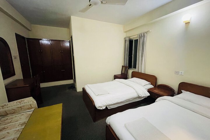 Room 4 of 34