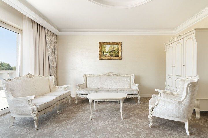 Room 14 of 48
