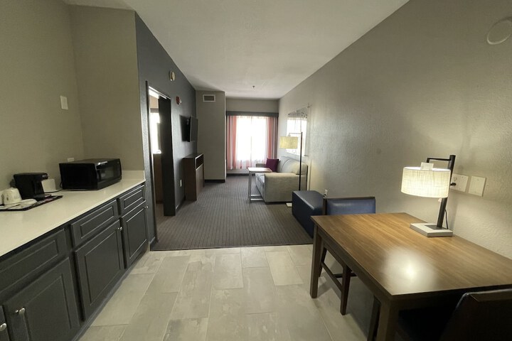 2 Queen Beds 1 Bedroom Suite (13 of 22)