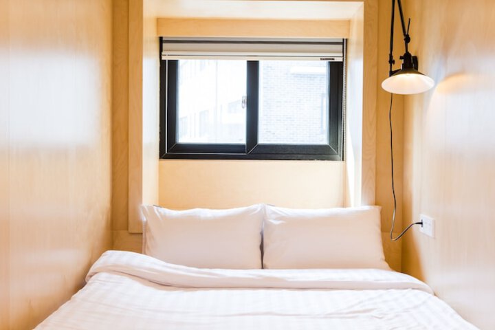 Room 10 of 90