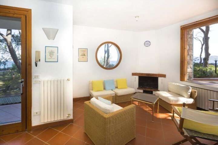Room 8 of 18
