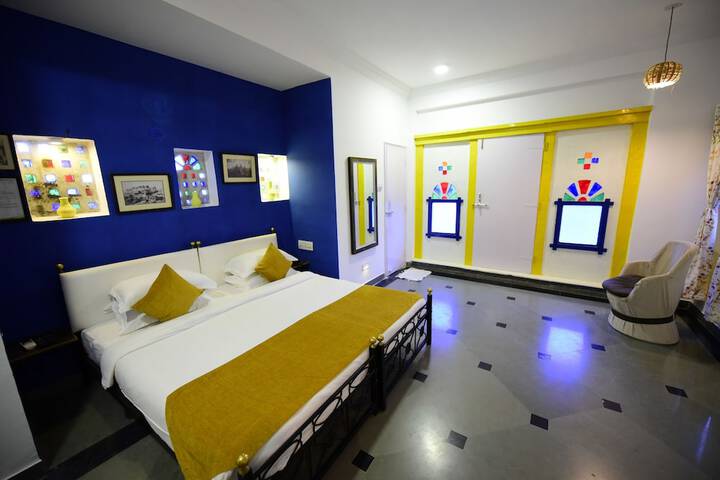 Room 6 of 65
