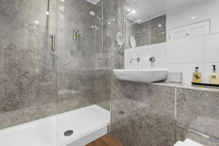 Bath Photo