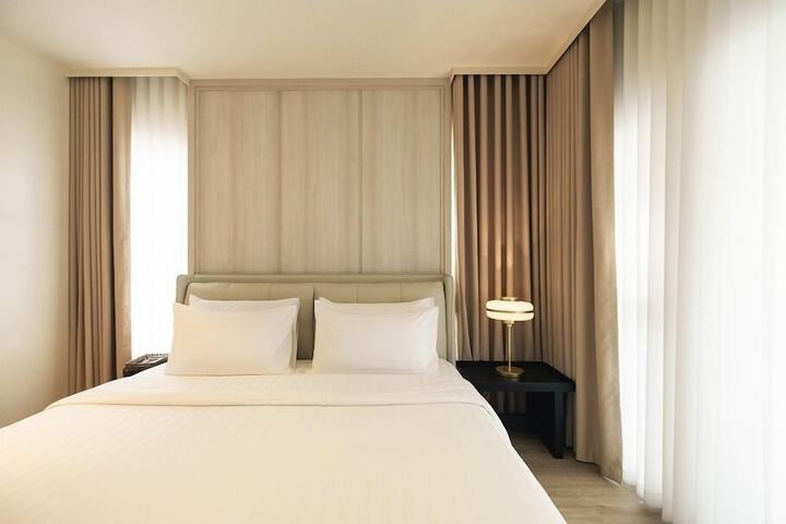 Room 10 of 73
