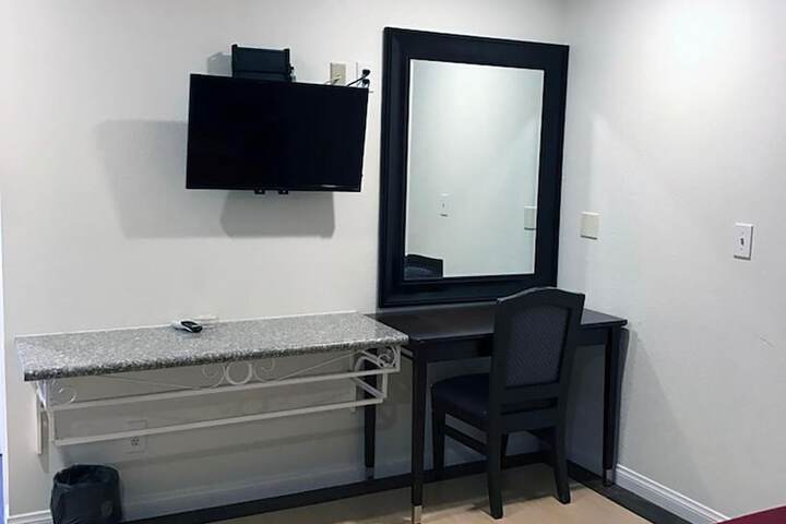 Room 10 of 46