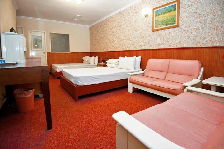 Room 19 of 27