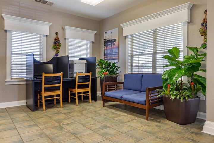 Business Center 48 of 59