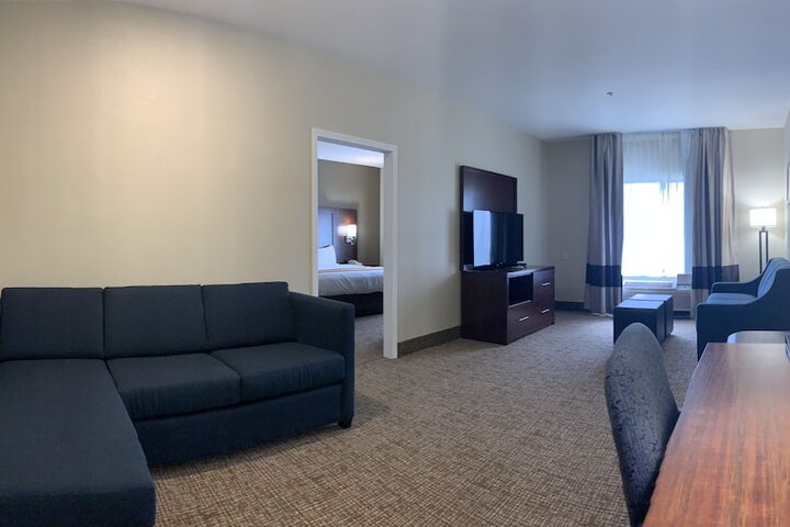 1 King Bed Suite (4 of 15)
