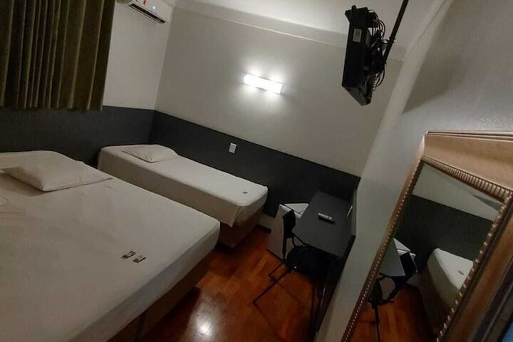 Room 6 of 35