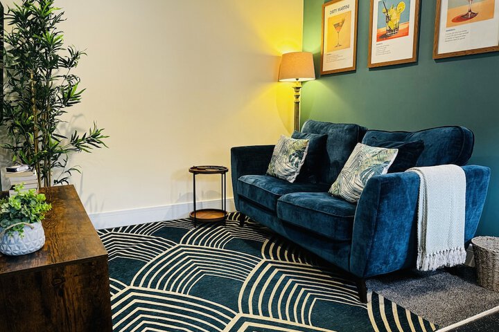 Lounge 15 of 16