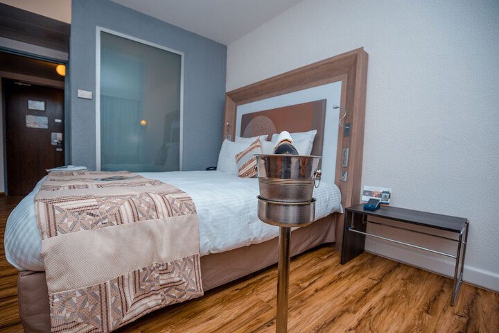 Room 14 of 48