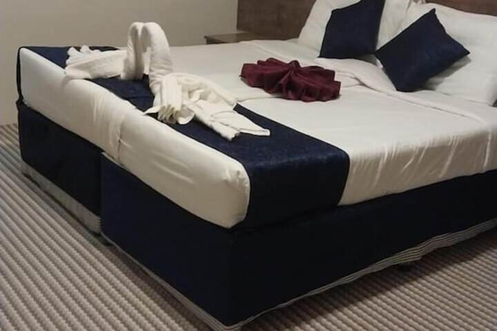 Room 4 of 30