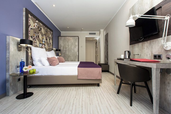 Room 16 of 57