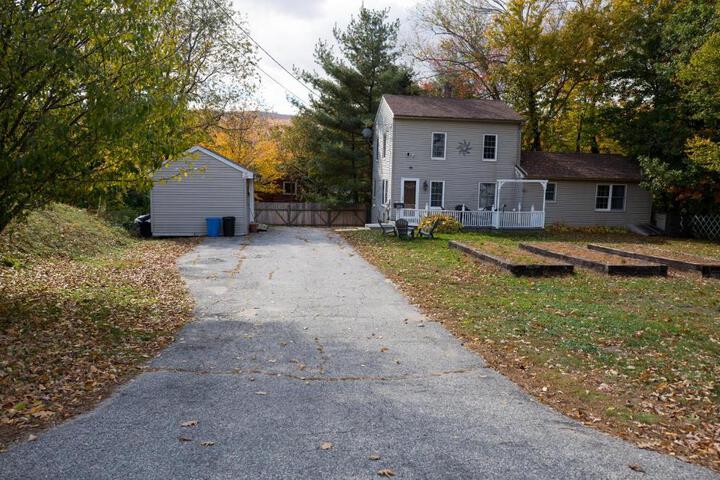 Sunnyside home near Sunday River Black Mountain, Lakes and Hikes in Rumford, ME