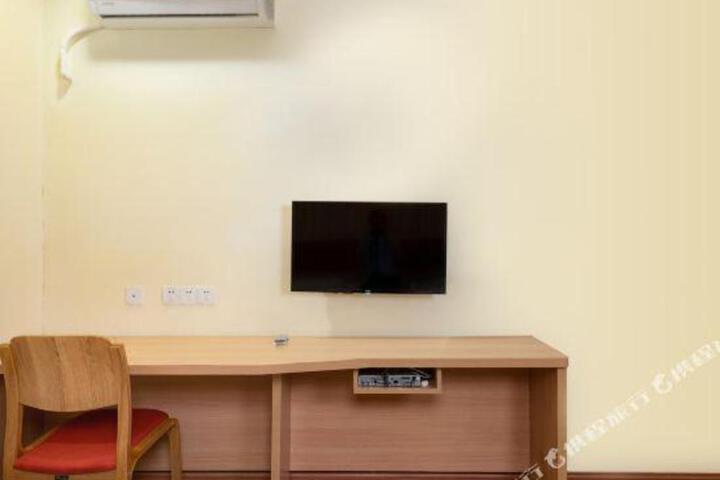 yijia Boutique Chain Hotel(huizhoushimao center)