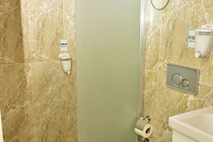 Room 25 of 48