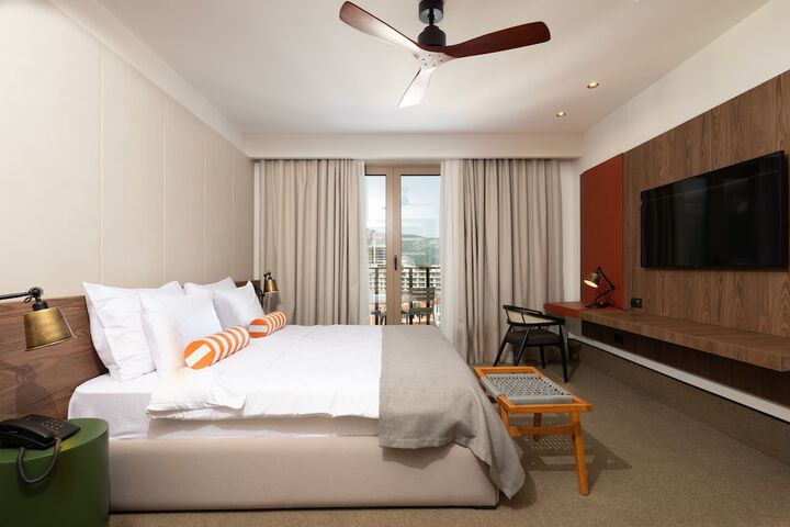 Room 7 of 38