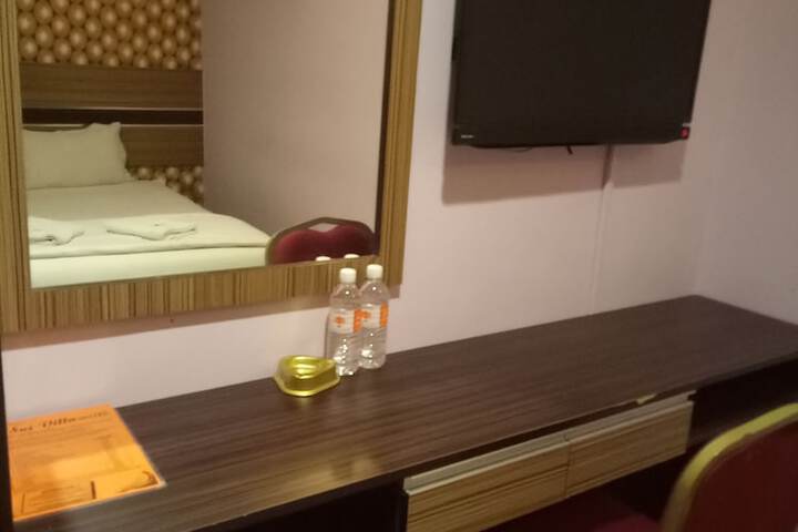 Room 25 of 41