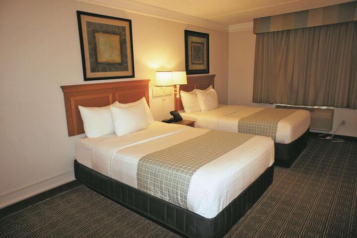 2 Double Beds Mobility Hearing Impaired Accessible Room (6 of 8)