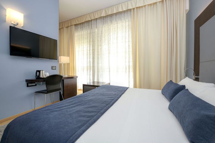 Room 21 of 43