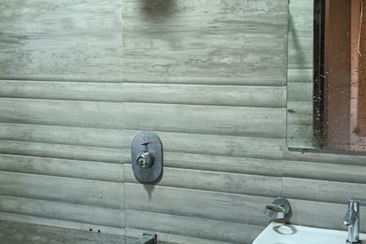 Room 27 of 57