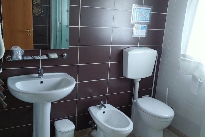 Room 123 of 170