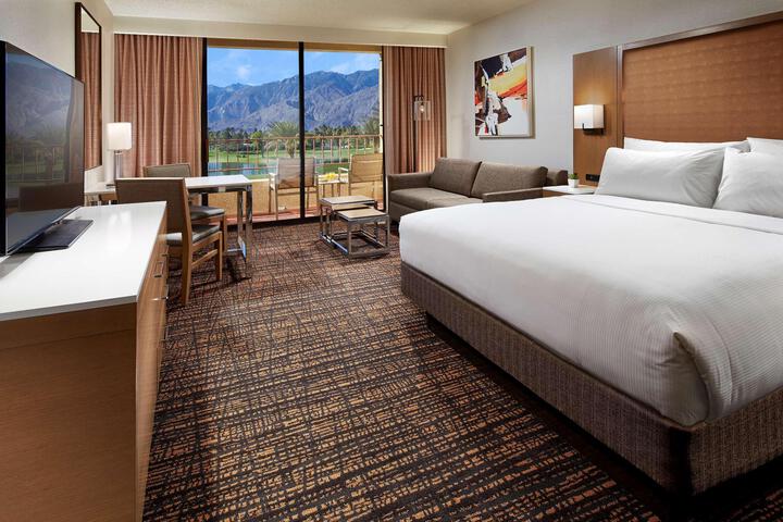 Standard | King Bed (10 of 21)