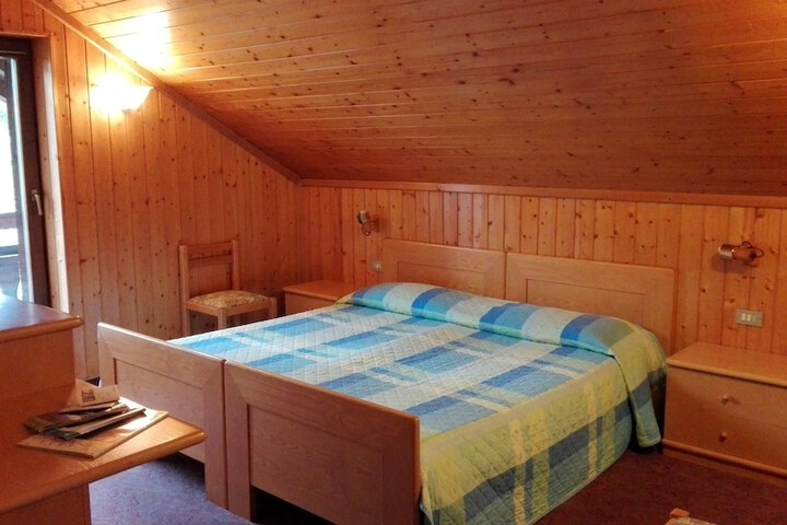 Room 9 of 30