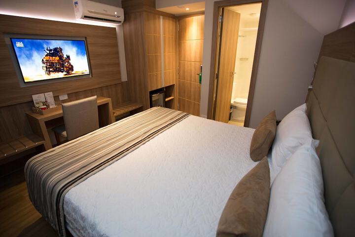 Room 8 of 60